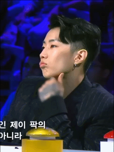 作为旗下集合一众大牌说唱歌手aomg的社长,旗下艺人gray,loco等,随便