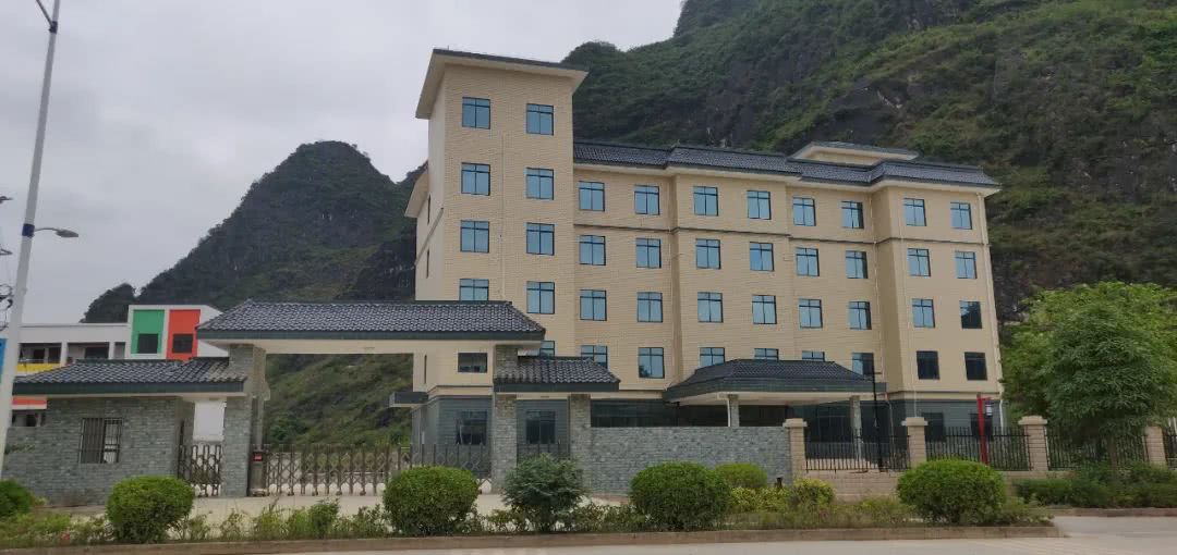 马山县,城西新区,白山镇