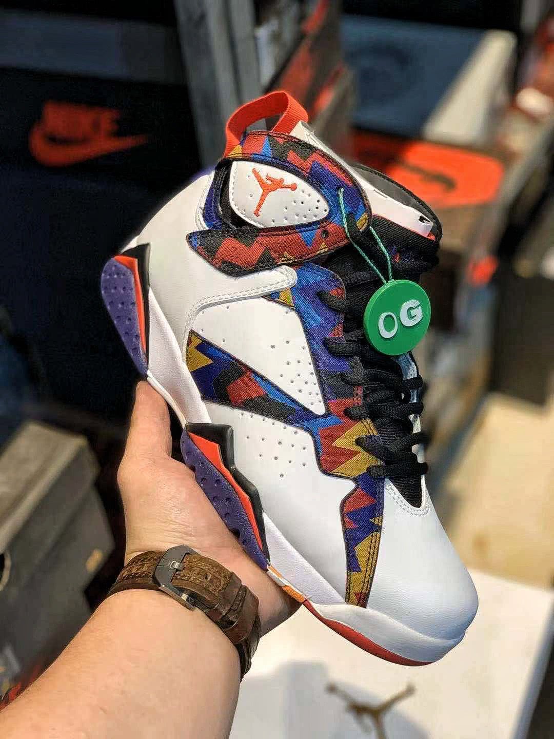 aj7 sweater