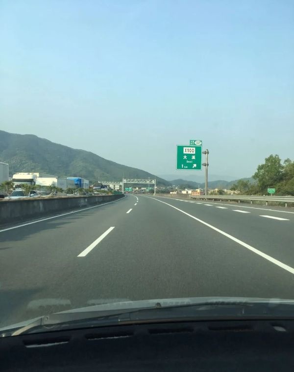紧急提醒!因货车追尾今早甬莞高速揭西大溪至金和段造成拥堵