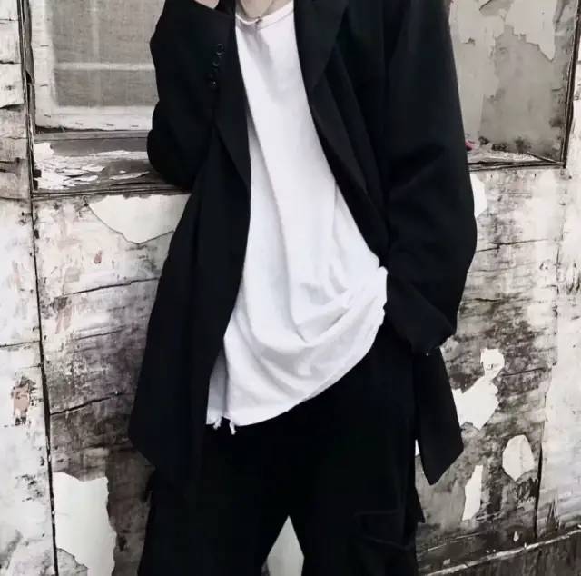 不露脸部位男生头像:感谢那一段时间有你陪伴,其实遇见你也是一种幸运