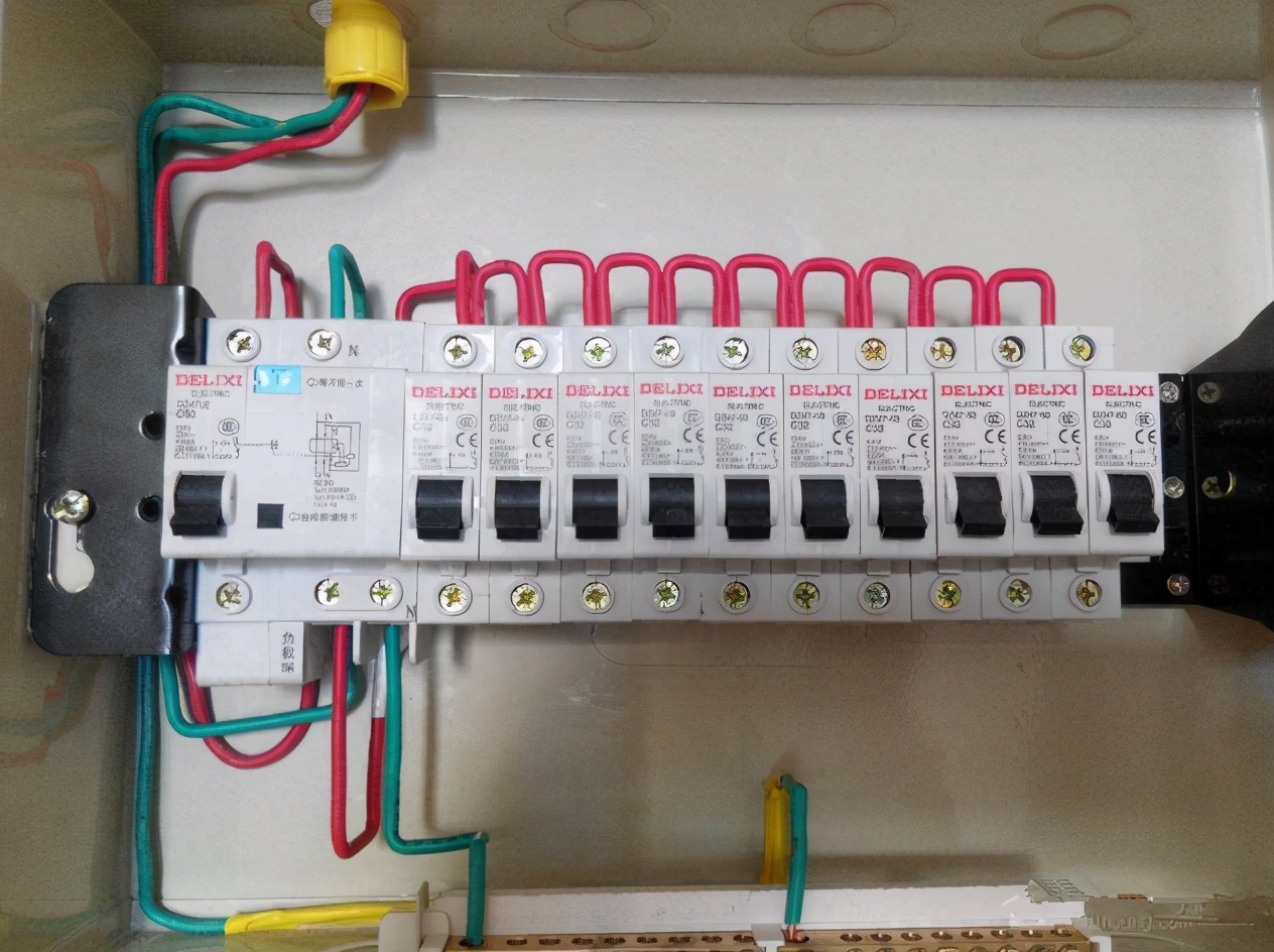 新房装修时,要不要换了开发商的配电箱?担心质量不过关,好纠结