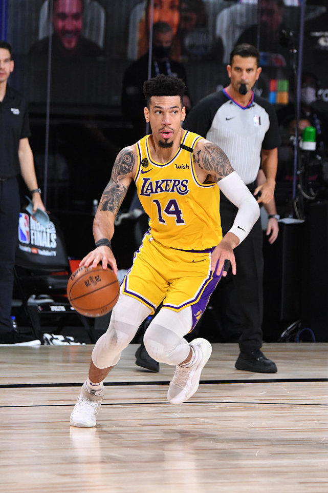 15 Million Hit The Water Danny Green Was Severely Criticized He Was Stretched On Three Point Defense And He Didn T Deserve The Ring Daydaynews