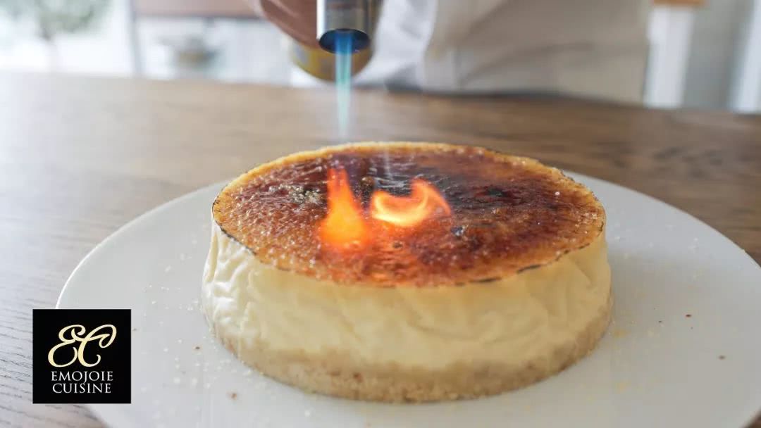 这块焦糖芝士蛋糕里 飘扬出普罗旺斯的风情 看点快报