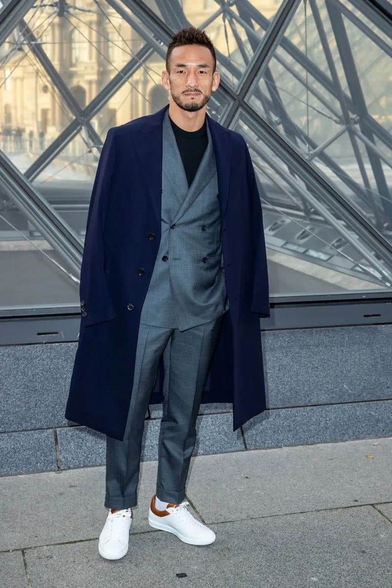 43岁中田英寿 亮相时装周 造型自信十足 不愧是 亚洲球王 看点快报