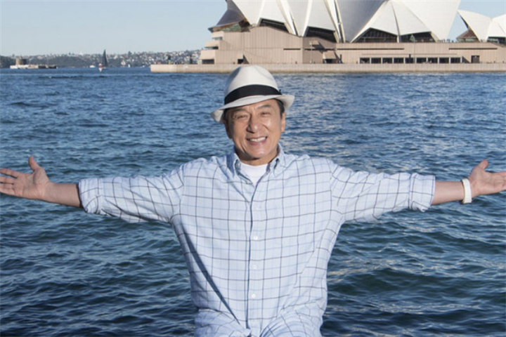 他终身不与成龙合作 刘德华五字道出原因 八字概述其人品 看点快报