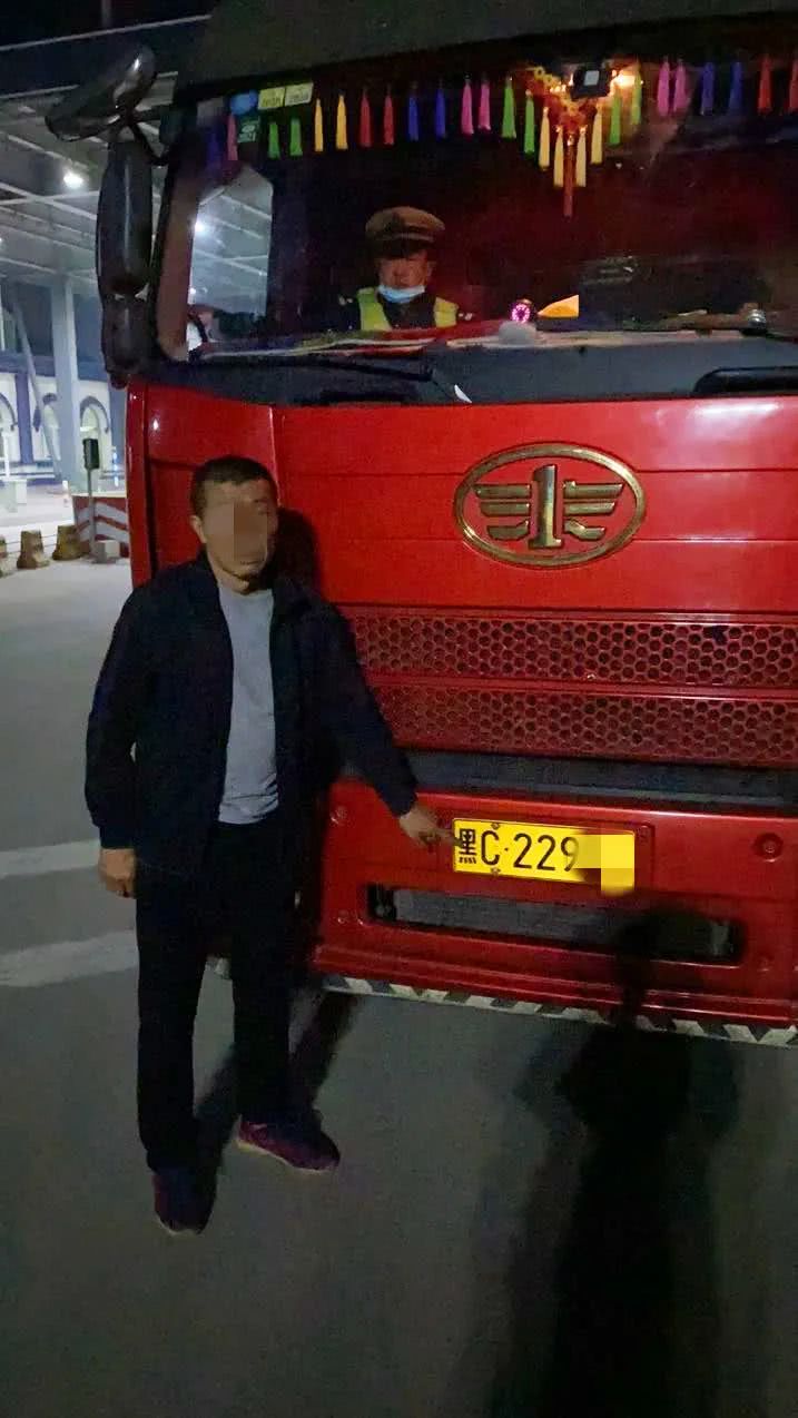 太能作 男子驾照吊销期间酒后驾驶大货车被查 看点快报