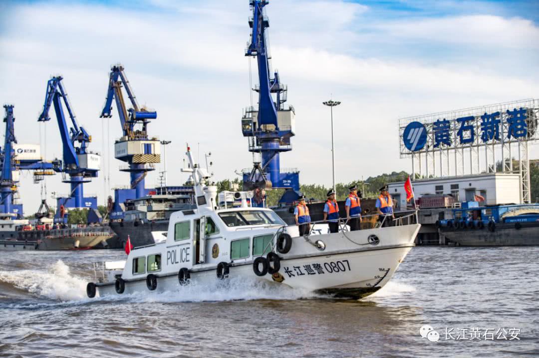 盛夏骄阳致敬黄金水道上的这群硬 汗 看点快报