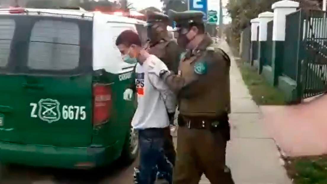 警察接到15岁少女的求助电话 救出她后得知她被囚禁了8个月 看点快报