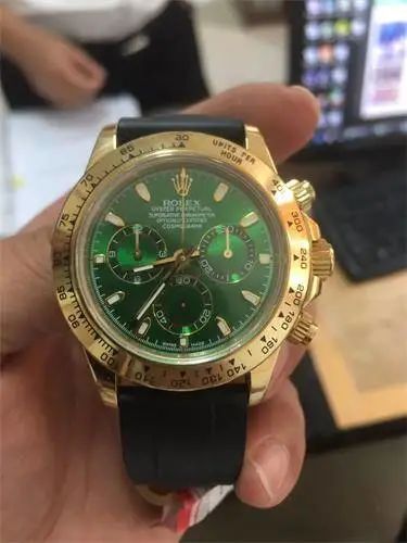 2万元的劳力士手表,的哥拾金不昧