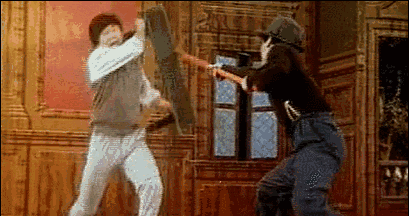 成龙拍戏落水险溺亡,导演当众痛哭,属于他的时代过去了