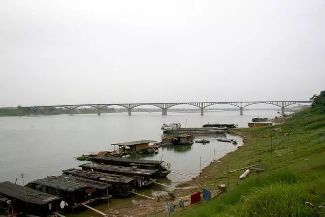 陆川,境内因有九洲江,米马河,沙湖河,榕江河,低阳河和清湖河六条河流