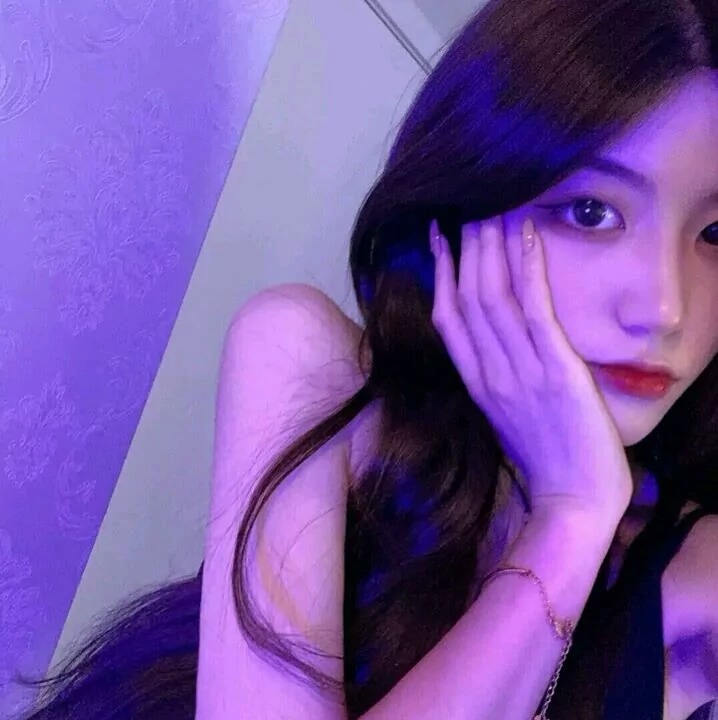 拽姐女生头像:高低也是位美女/女生头像