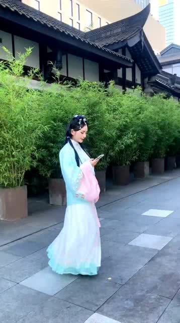 汉服穿搭小姐姐视频，汉服穿法视频