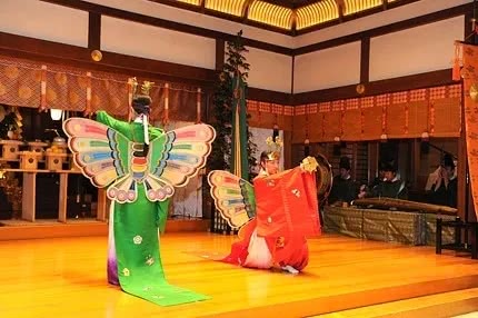 日式传统婚礼 神前式 还保留着日本百年前的习俗 看点快报