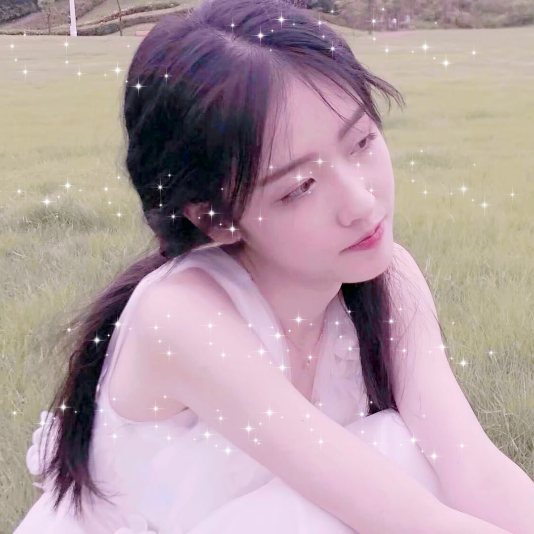 小仙女·唯美女生头像:回忆像一行行无从接剪的风景,爱始终年轻