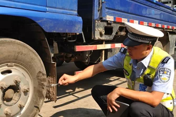 交巡警兰阳 用担当和情怀谱写马路上的平安之歌 看点快报