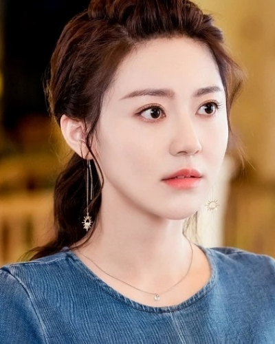 黄梦莹精美壁纸:气质温柔优雅