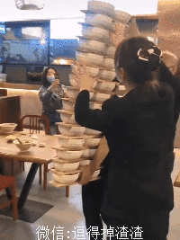 搞笑gif段子:一份加了17个鸡蛋的煎饼果子,老板业界良心