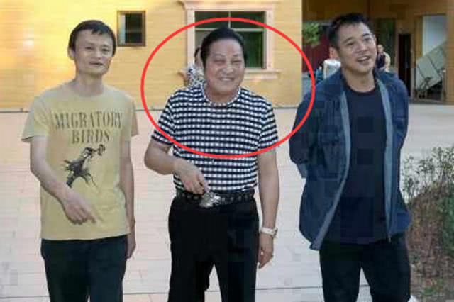 大师 王林 李冰冰给他下跪 赵薇找他开光 马云都找他算过 看点快报