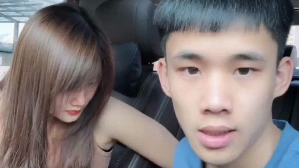 弟弟化妆恶搞视频，弟弟化妆恶搞视频在线观看