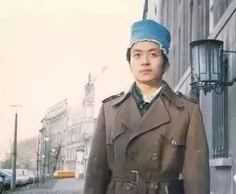 微信精选句子：诗人顾城的21条经典句子(图1)