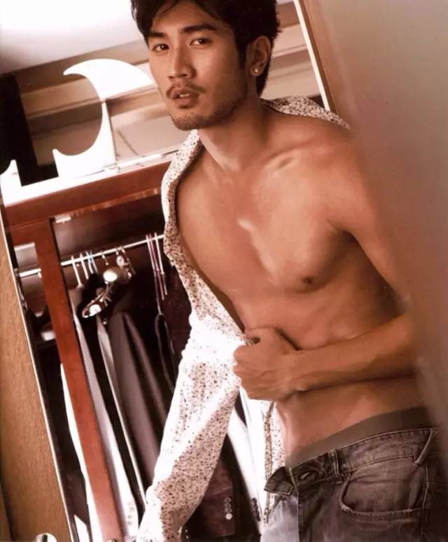 像剧中高以翔就秀过,一句简单的