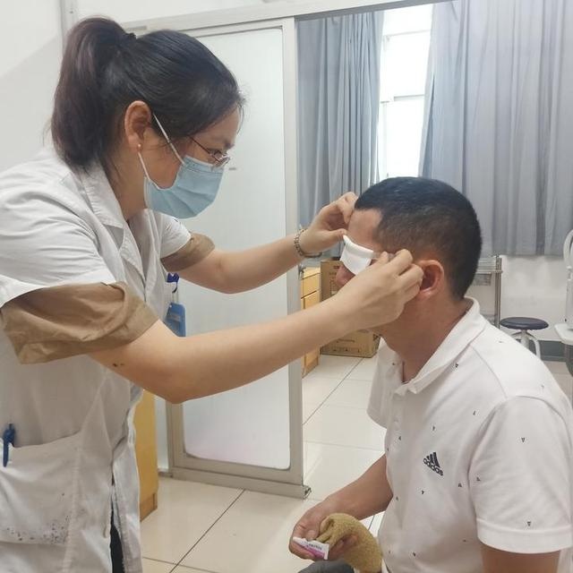 Consecutively Treated 5 Ocular Trauma Patients In One Night The Doctor Reminded You To Pay More Attention To Prevention When Working In Hot Weather Daydaynews As an nhs doctor, i've seen people die and be listed as a victim of coronavirus without ever being tested for it. consecutively treated 5 ocular trauma patients in one night the doctor reminded you to pay more attention to prevention when working in hot weather daydaynews