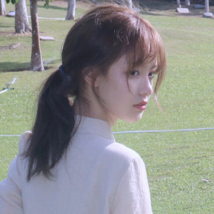 森系女生头像:愿你余生有酒有她,而我一人浪迹天涯!