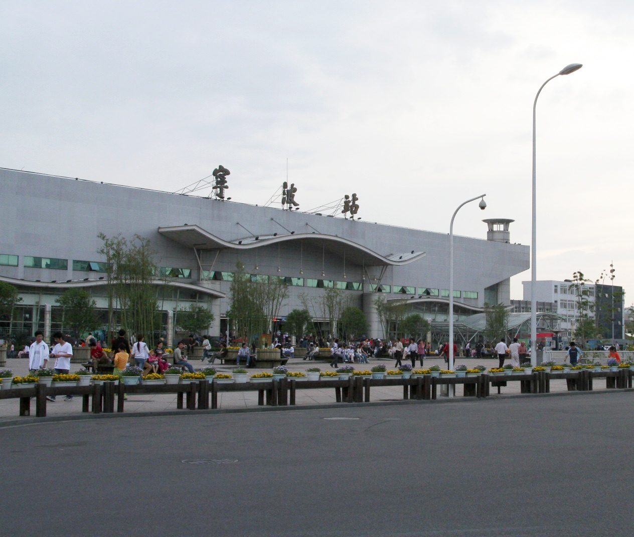 宁波火车站今昔:现在到杭州的普速火车,比2007年还慢不少
