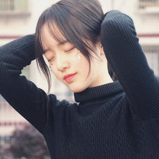 治愈系·阳光少女头像:我永远屈服于万年冰山只对我融化的温柔