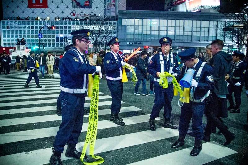 出国最优先关心啥事 便宜 好玩 省时 都没有这一点重要 看点快报