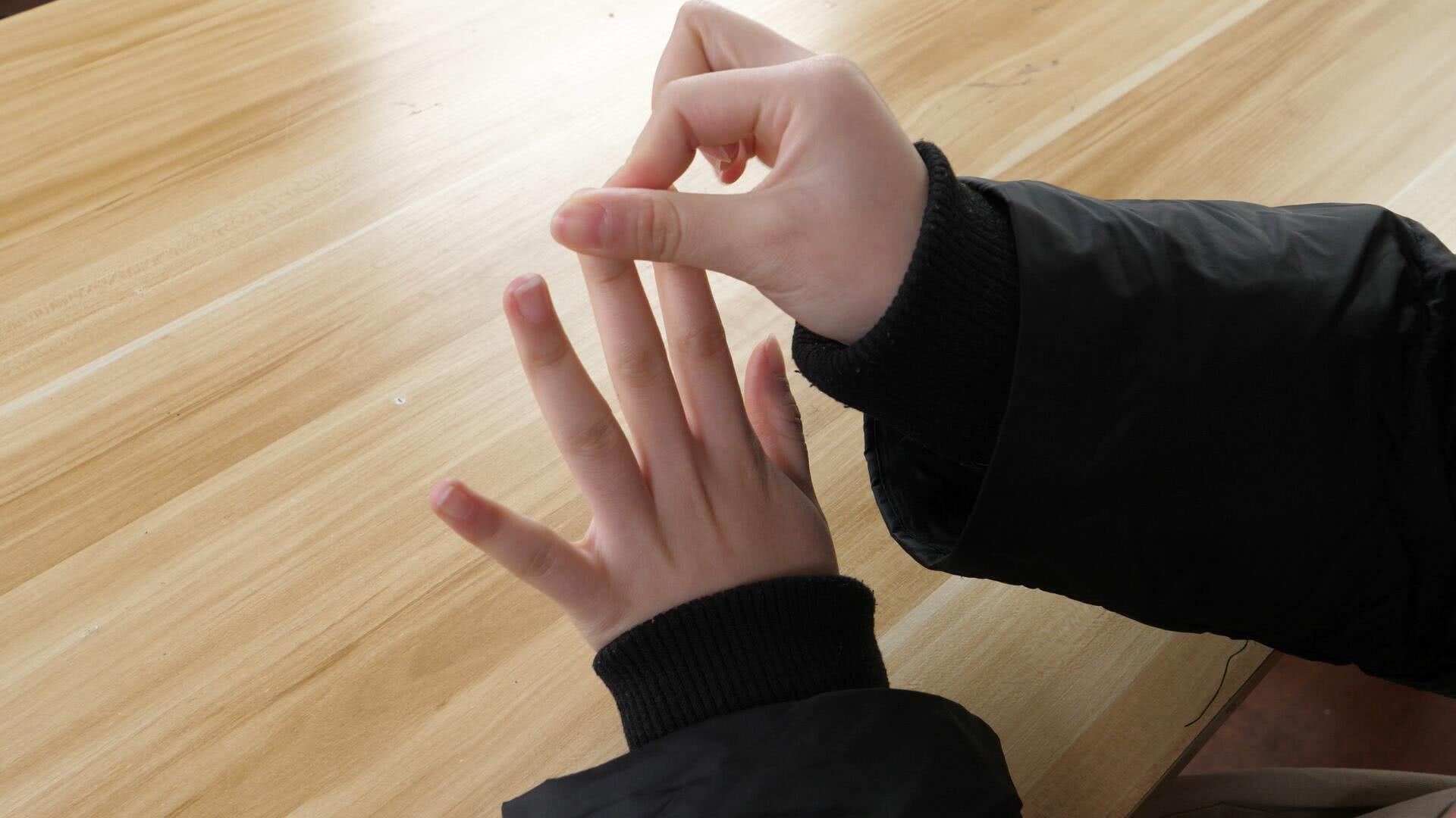 每天坚持动动手指,厉害了,大脑反应越来越快,还能预防