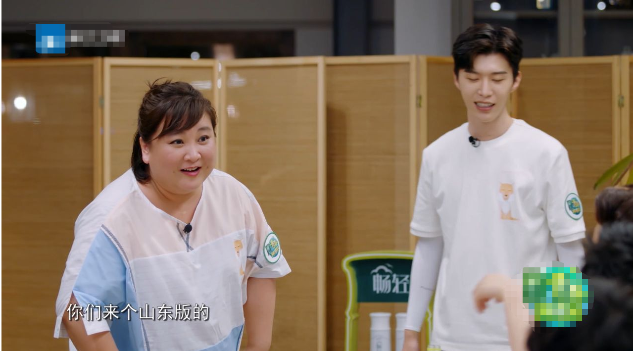 如果贾玲和范丞丞做cp会怎样?相视一笑竟有点甜