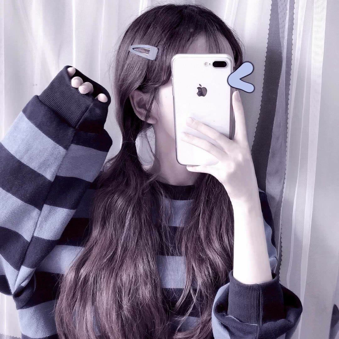 ins风闺蜜头像:我想在最合适的年龄,花光所有的勇气只