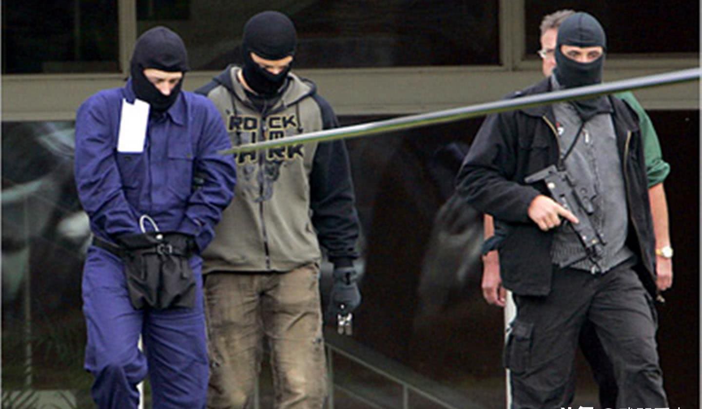 在外观上与mp7有着明显区别的 mp7a1冲锋枪 看点快报