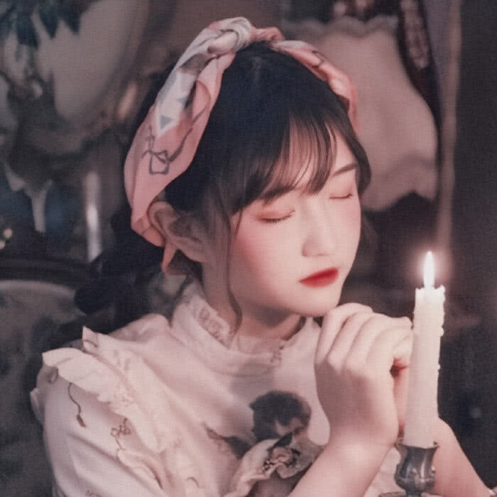 仙女系超暖闺蜜头像:现在的我们一起穿校服,长大的我们一起穿婚纱
