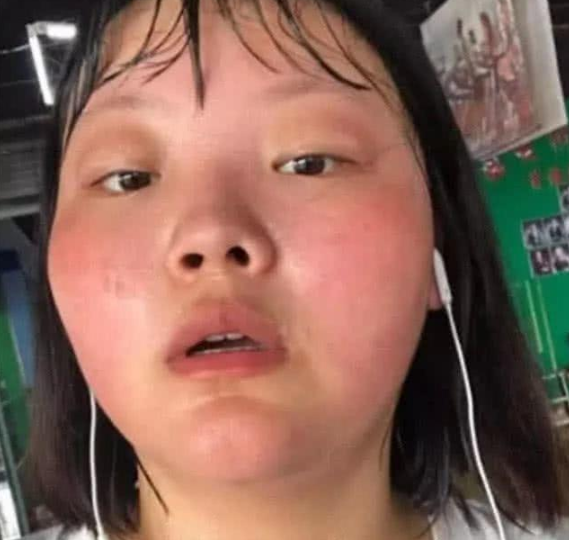 在大部分人眼里,美女的微笑是天使,丑女是魔鬼;美女的蛮横是个性
