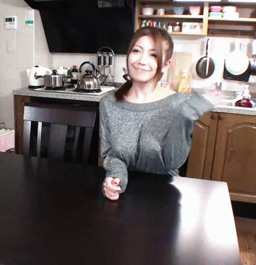 内涵gif:练瑜伽的妹子,她的男朋友一定很幸福吧!