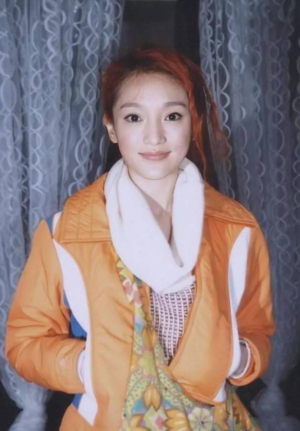 周迅颜值究竟多惊艳?看这组金发照片就知道,怪不得被称作精灵