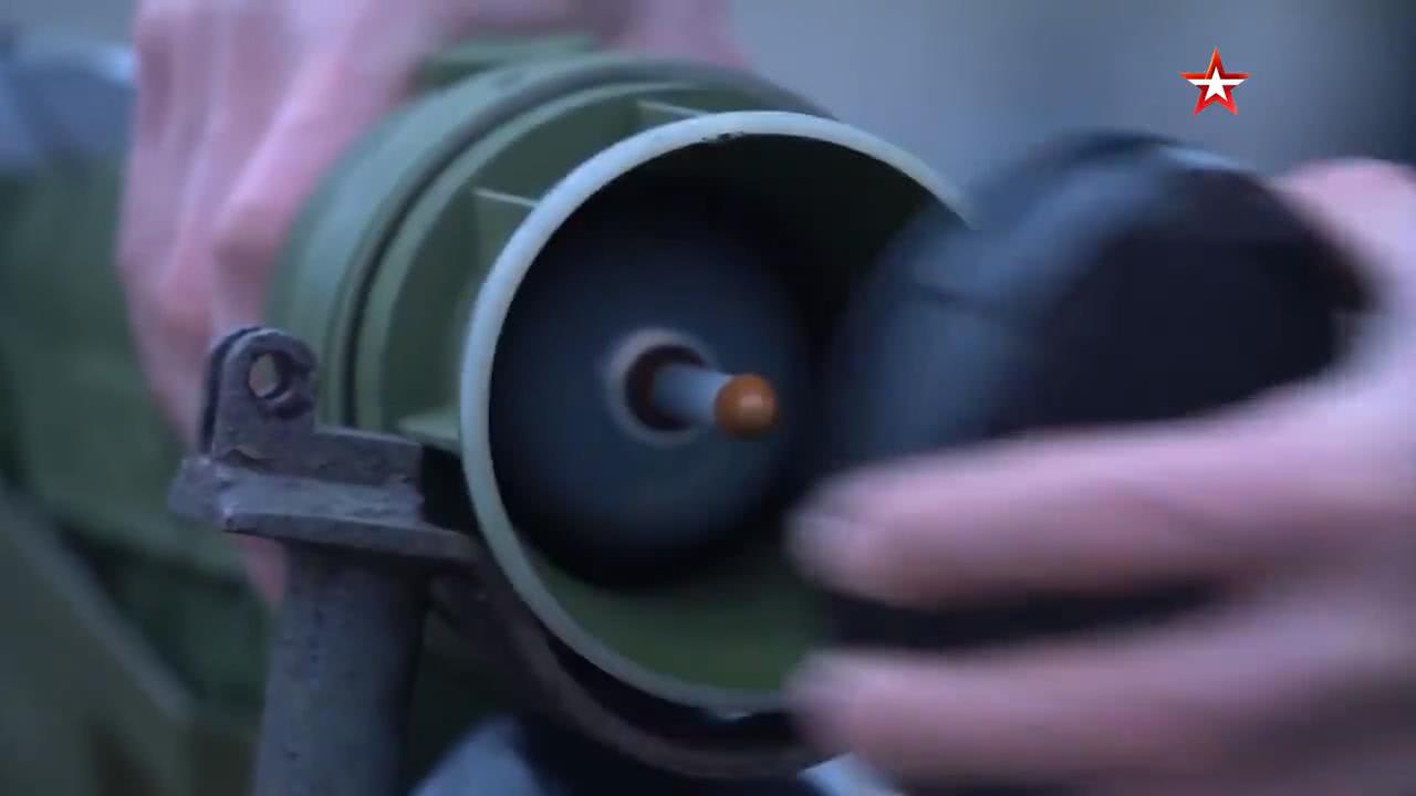 发射肩扛防空导弹 需要分几步 战斗民族教你跟 阿帕奇 对线 看点快报