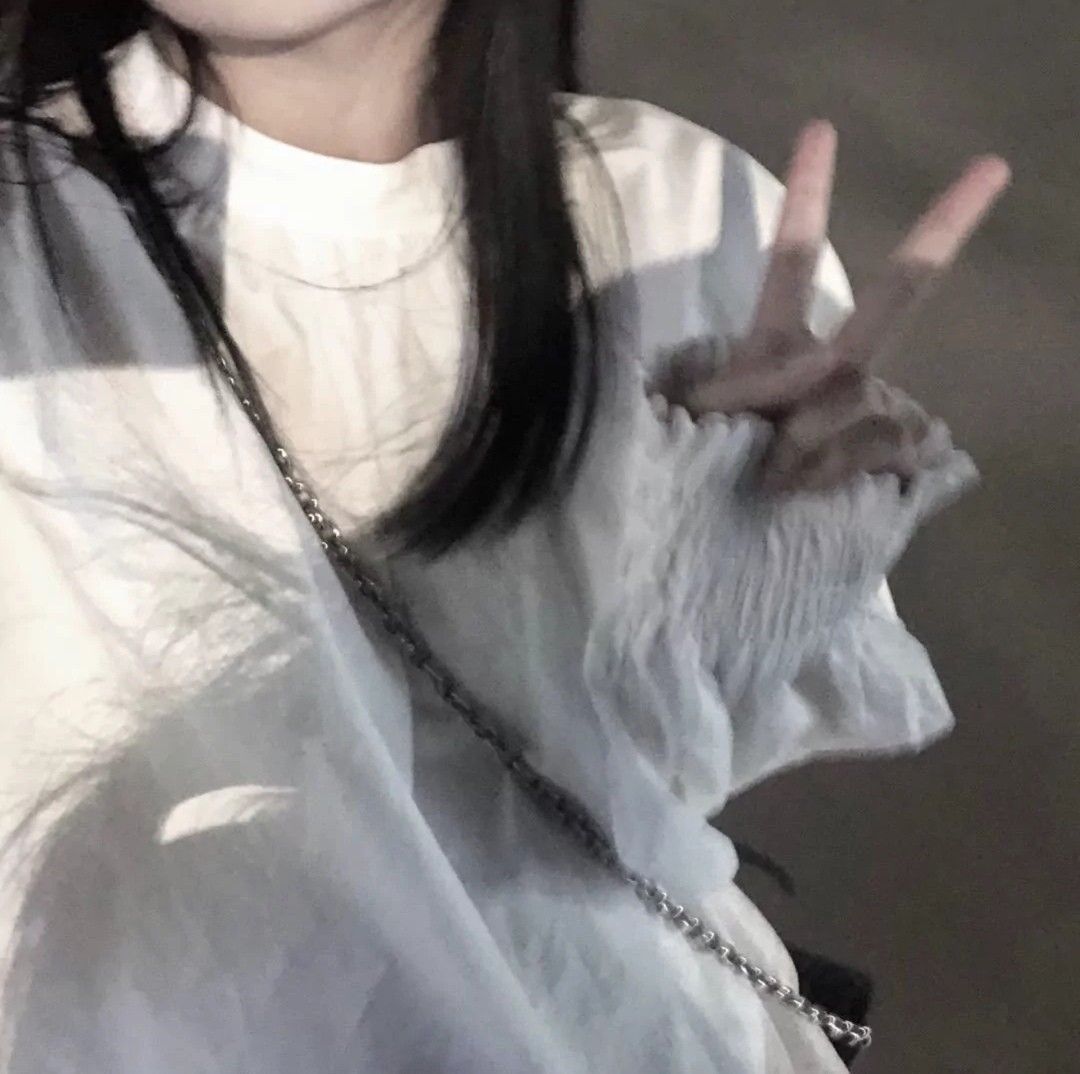 部位女生头像,我所有的努力都不及她一滴眼泪