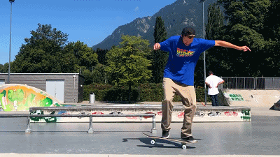 没错,完全没有想到ollie这个看似单一的动作也能演变出10种不同的玩法