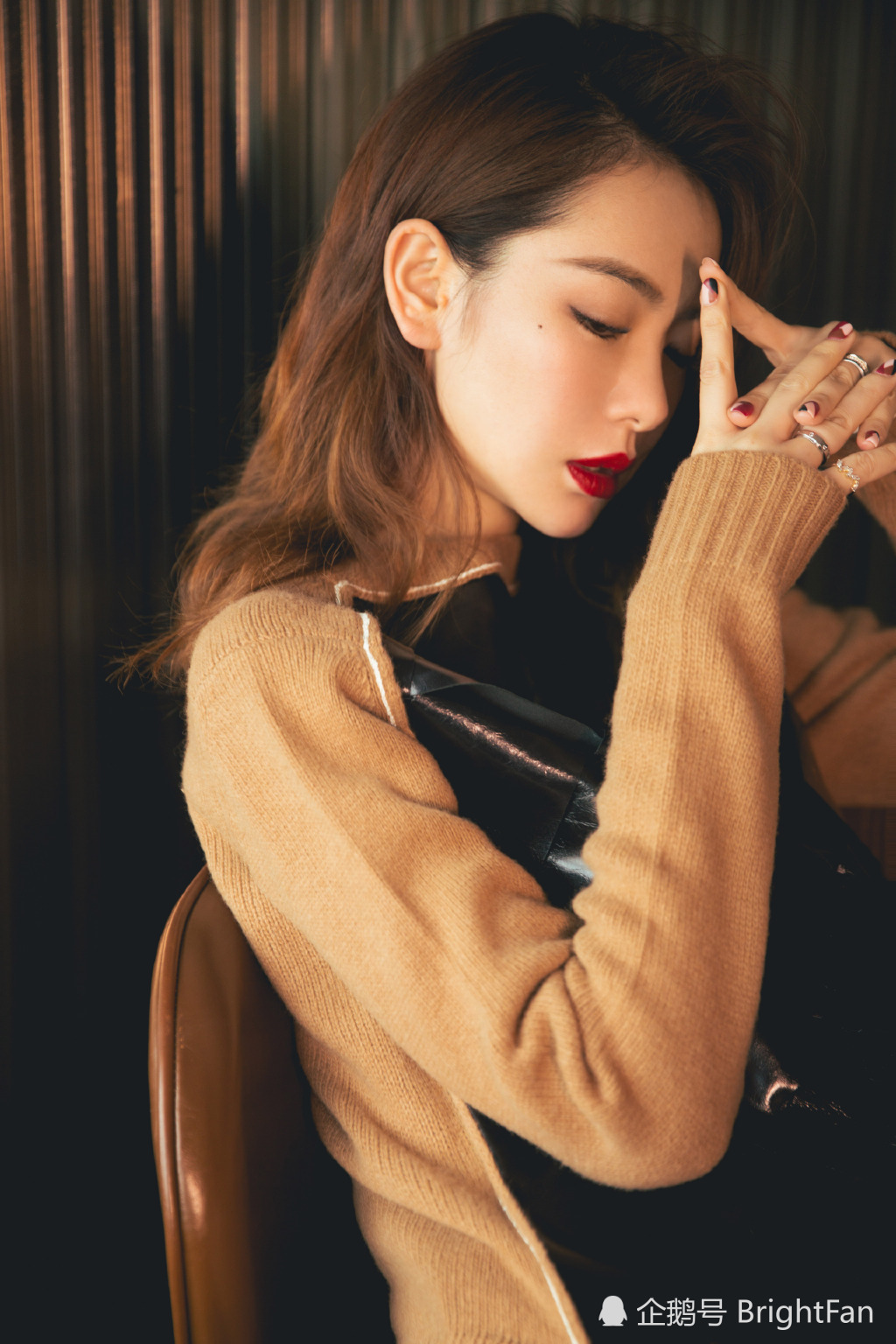 戚薇时尚优雅写真图片,戚薇现身成都ifs bottega veneta 2019早秋