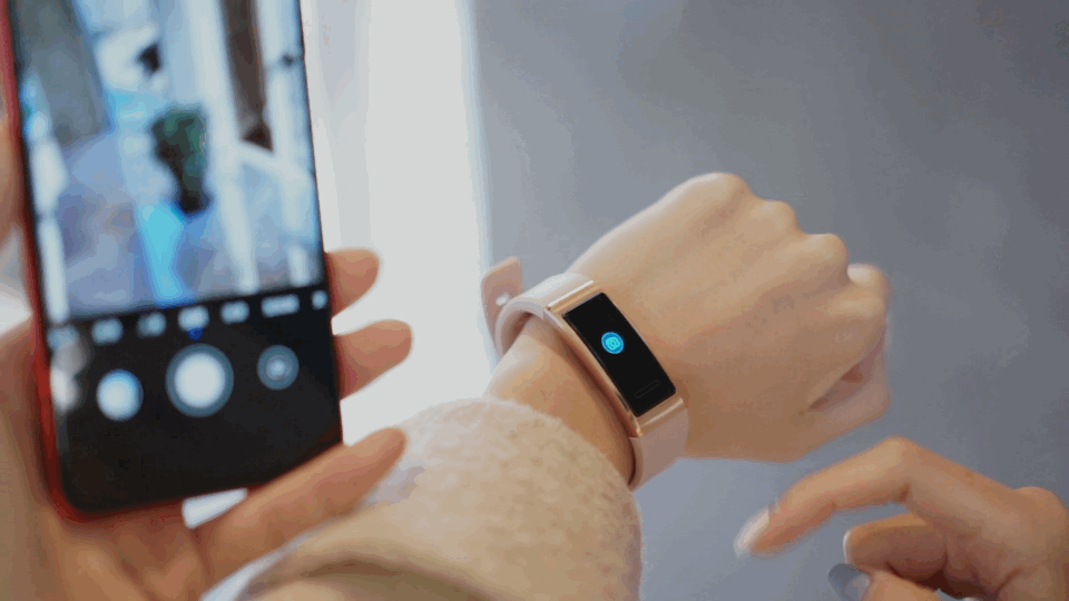 华为手环4pro亲测:出街时的时尚单品,健身时的运动神器