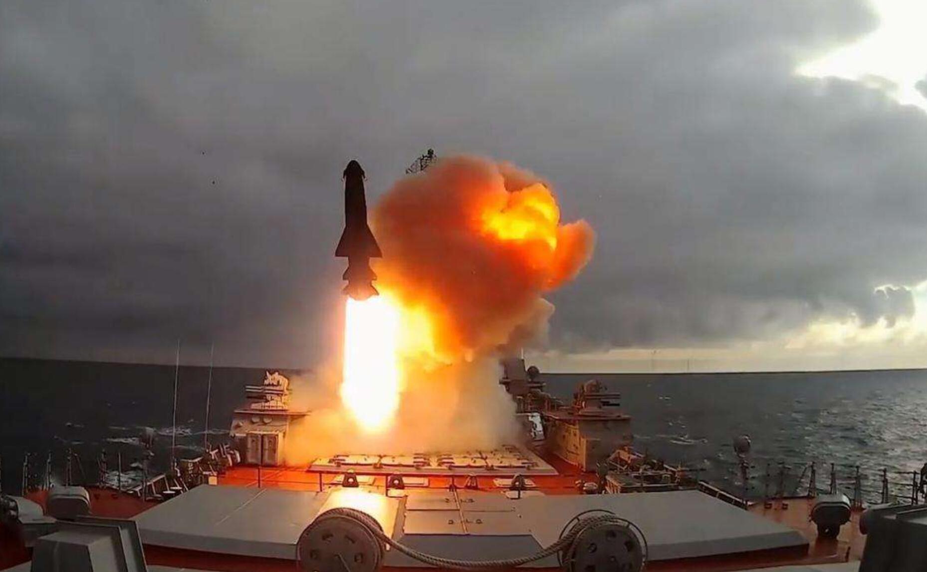 不再任由美国欺压，俄迈出重要一步，让美不敢继续嚣张