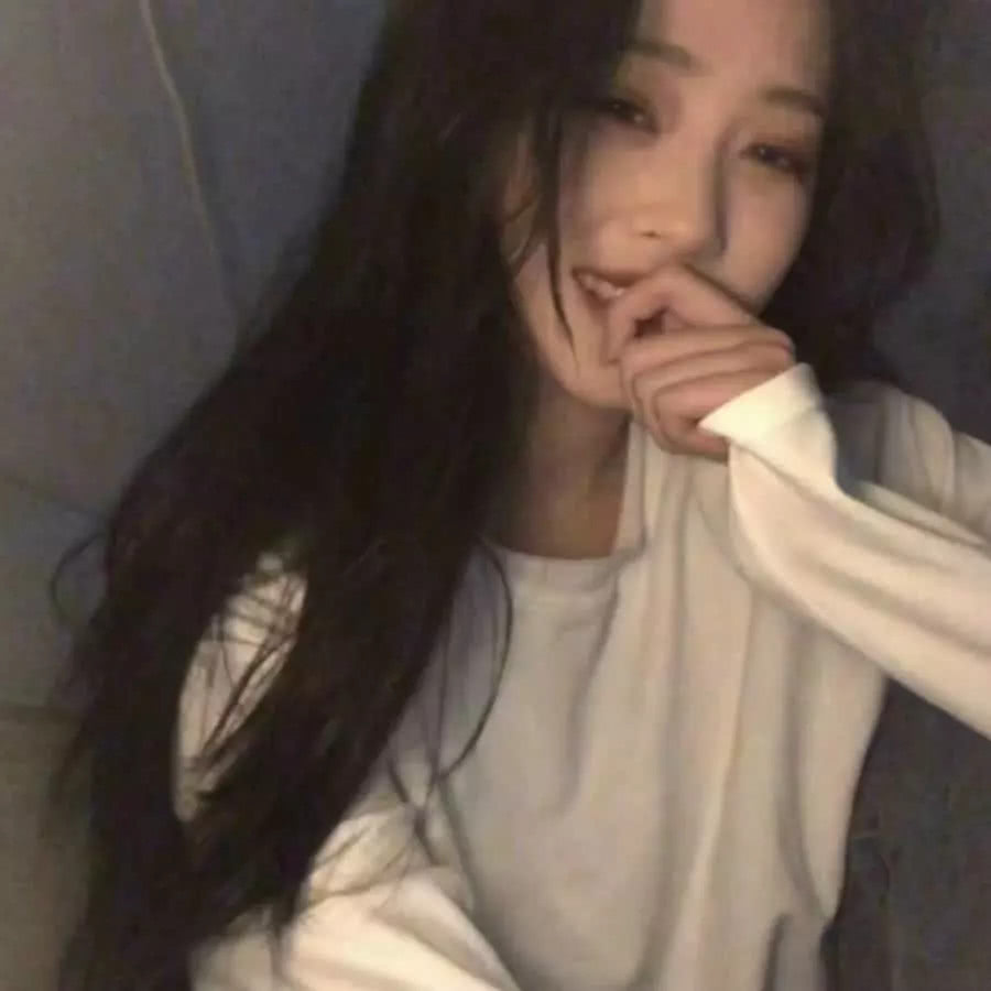 ins·颓废·女生头像:他说别喝酒胃会疼,我说放下酒杯