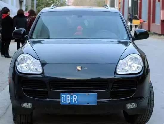 赵本山徒弟聚会,全是豪车,车牌更霸气!