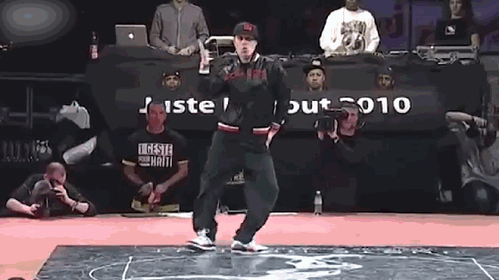 街舞,对成年人来说,其实是一种很时尚的休闲方式!