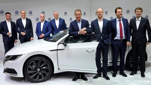 大众计划明年推出34款新车型 Uber创始人套现30亿美元 看点快报